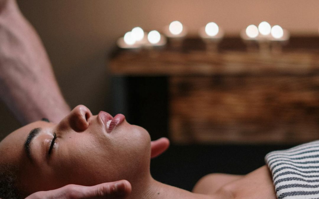 Dolor de espalda por estrés: cómo el quiromasaje te ayuda en Sol, Madrid